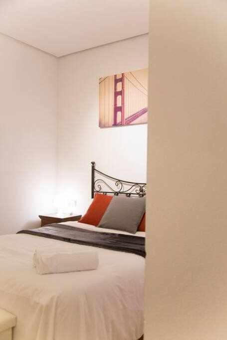 Un Elegante Piso Para Descubrir Madrid Luaran gambar