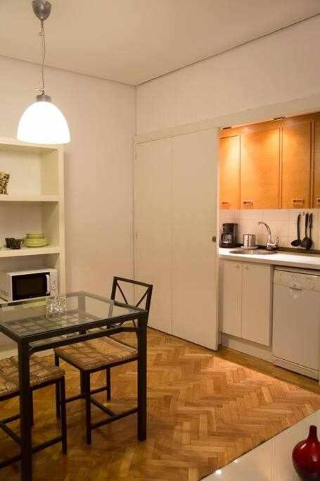 Un Elegante Piso Para Descubrir Madrid Luaran gambar