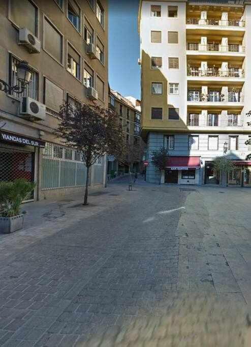 Un Elegante Piso Para Descubrir Madrid Luaran gambar