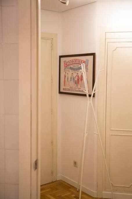 Un Elegante Piso Para Descubrir Madrid Luaran gambar