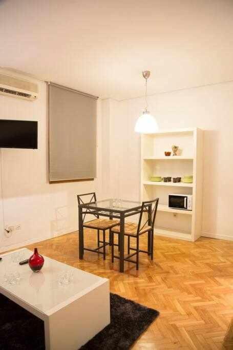 Un Elegante Piso Para Descubrir Madrid Luaran gambar