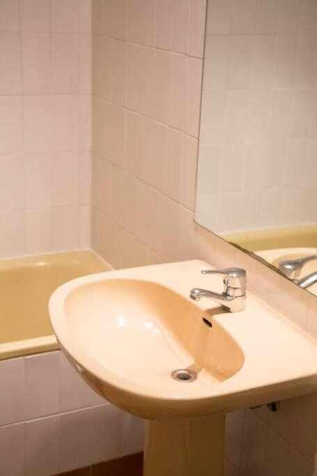 Un Elegante Piso Para Descubrir Madrid Luaran gambar