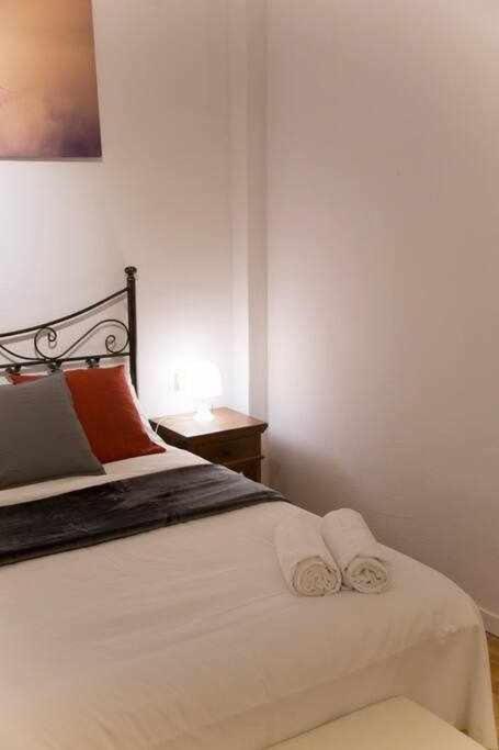 Un Elegante Piso Para Descubrir Madrid Luaran gambar