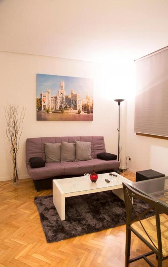 Un Elegante Piso Para Descubrir Madrid Luaran gambar