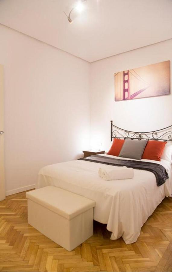 Un Elegante Piso Para Descubrir Madrid Luaran gambar