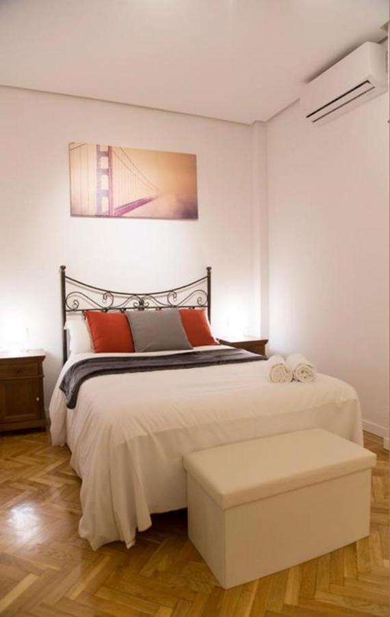 Un Elegante Piso Para Descubrir Madrid Luaran gambar